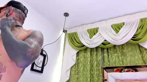 dilan_scootk_ online show from 09-19-25, 06:30