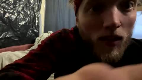 Snapshot of dilf_96 chatting on 12-15-25, 10:25 Daddy online show from 12-15-25, 10:25