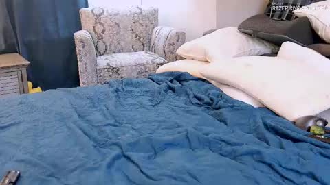 Snapshot of dilldough405 chatting on 09-19-25, 03:02 Dilldough405 online show from 09-19-25, 03:02