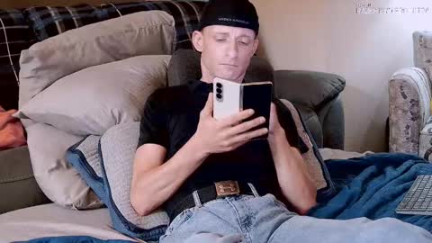 Snapshot of dilldough405 chatting on 09-20-25, 01:12 Dilldough405 online show from 09-20-25, 01:12