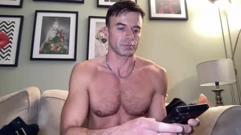 Snapshot of dillonwilde chatting on 12-23-24, 08:25 Dillon online show from 12-23-24, 08:25