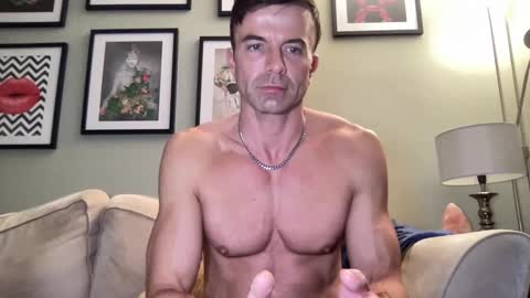 Snapshot of dillonwilde chatting on 02-11-25, 08:42 Dillon online show from 02-11-25, 08:42