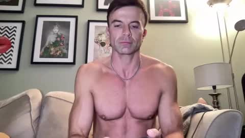 Snapshot of dillonwilde chatting on 02-14-25, 08:37 Dillon online show from 02-14-25, 08:37