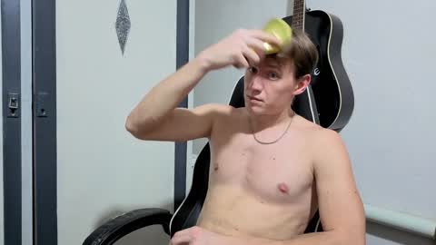 Snapshot of dimastyzzz chatting on 01-19-25, 01:44 Dimetriusen online show from 01-19-25, 01:44