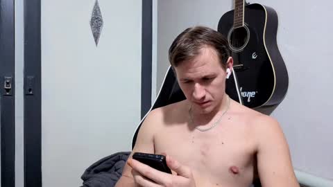 Snapshot of dimastyzzz chatting on 02-05-25, 10:22 Dimetriusen online show from 02-05-25, 10:22