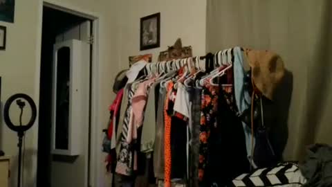 Snapshot of dimepiecexxx chatting on 09-16-25, 10:27 Sofie online show from 09-16-25, 10:27