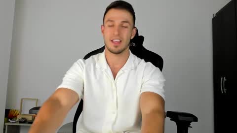 Snapshot of dimitricaruso chatting on 03-05-25, 04:24 dimitricaruso online show from 03-05-25, 04:24