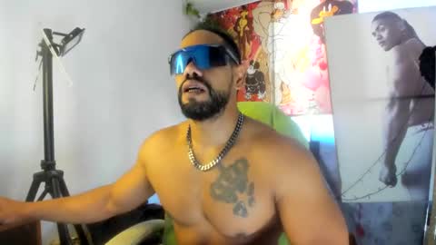 Snapshot of dimitry_muscle chatting on 12-12-24, 12:44 dimitry kyle mucle online show from 12-12-24, 12:44
