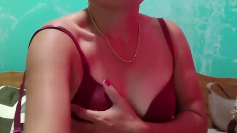 Snapshot of dimple_42 chatting on 02-21-25, 08:07 Dimple online show from 02-21-25, 08:07