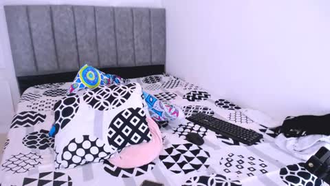 DINA online show from 02-17-25, 07:21