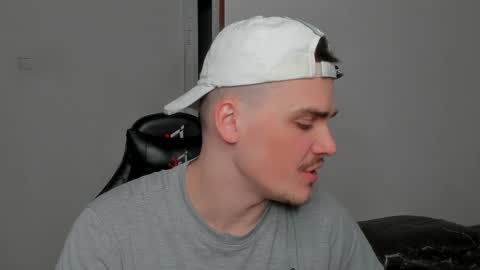 Hot DIN online show from 04-09-26, 07:52