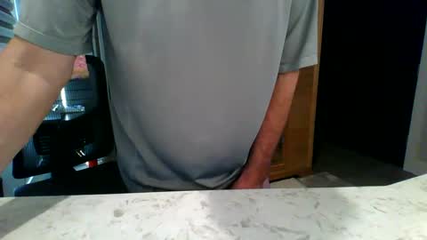 dinger524678 online show from 02-06-25, 08:34