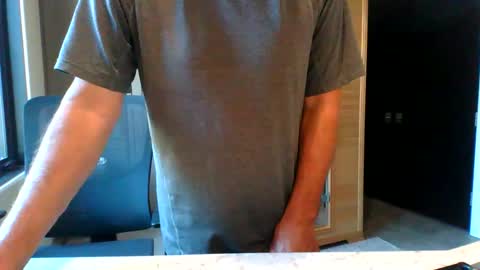 dinger524678 online show from 10-31-25, 05:03