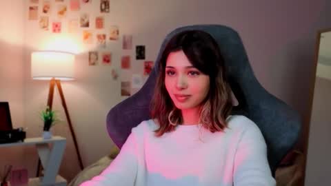 Snapshot of dinnerwithflowers chatting on 01-16-26, 01:26 Sara Connor online show from 01-16-26, 01:26