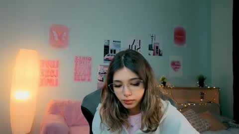 Snapshot of dinnerwithflowers chatting on 02-03-26, 12:54 Sara Connor online show from 02-03-26, 12:54