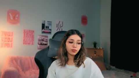 Snapshot of dinnerwithflowers chatting on 02-14-26, 01:19 Sara Connor online show from 02-14-26, 01:19