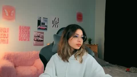 Snapshot of dinnerwithflowers chatting on 02-16-26, 01:07 Sara Connor online show from 02-16-26, 01:07