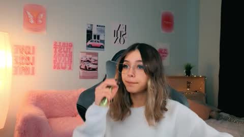 Snapshot of dinnerwithflowers chatting on 02-20-26, 01:00 Sara Connor online show from 02-20-26, 01:00