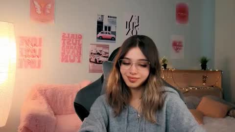 Snapshot of dinnerwithflowers chatting on 02-27-26, 01:22 Sara Connor online show from 02-27-26, 01:22