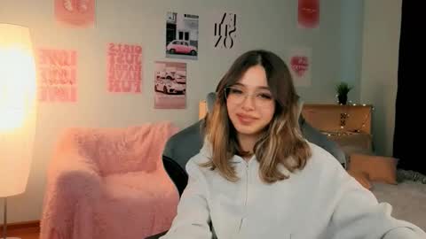 Snapshot of dinnerwithflowers chatting on 03-02-26, 01:07 Sara Connor online show from 03-02-26, 01:07