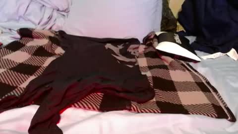 Snapshot of dino9999999 chatting on 03-06-26, 06:21 dino9999999 online show from 03-06-26, 06:21