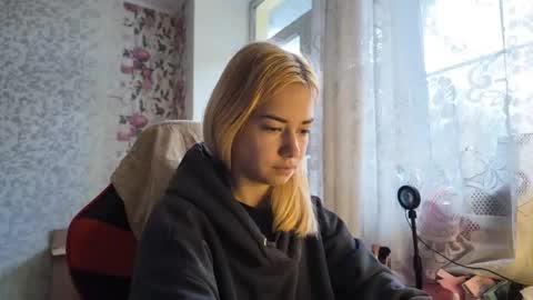 dinorahmroczkowski online show from 10-16-25, 07:20