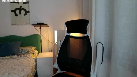 Snapshot of diosa_cadenas chatting on 12-19-24, 11:25 Anglica A online show from 12-19-24, 11:25