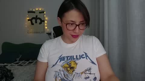 Snapshot of diosa_cadenas chatting on 12-30-24, 12:32 Anglica A online show from 12-30-24, 12:32