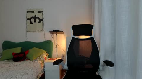 Snapshot of diosa_cadenas chatting on 02-28-25, 08:07 Anglica A online show from 02-28-25, 08:07