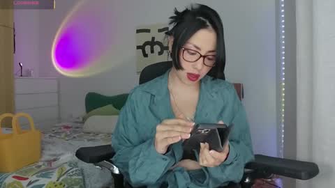 Snapshot of diosa_cadenas chatting on 11-16-25, 07:19 Anglica A online show from 11-16-25, 07:19