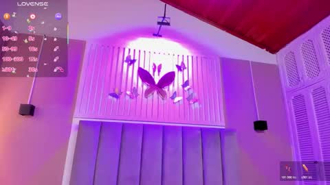 Snapshot of diosa_cristal chatting on 11-21-25, 05:06 Cristal online show from 11-21-25, 05:06