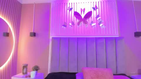 Snapshot of diosa_cristal chatting on 11-28-25, 03:53 Cristal online show from 11-28-25, 03:53