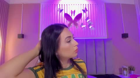 Snapshot of diosa_cristal chatting on 12-04-25, 03:27 Cristal online show from 12-04-25, 03:27