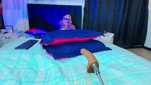 victoria online show from 04-28-26, 02:27