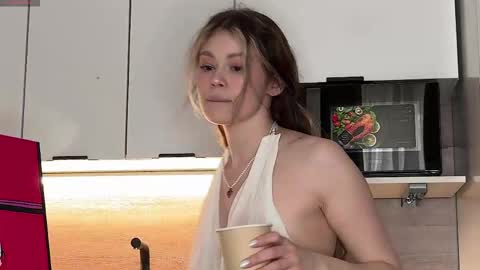 Diana online show from 04-28-26, 03:22