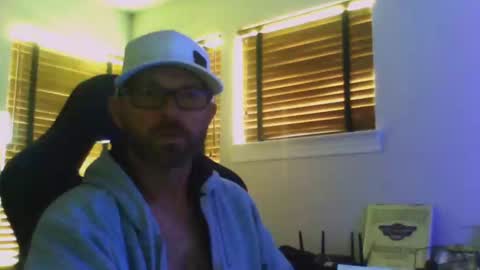 dirtrider15 online show from 03-04-25, 09:32