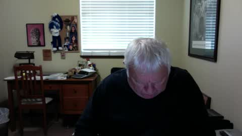dirtrider195080438 online show from 05-16-26, 09:57