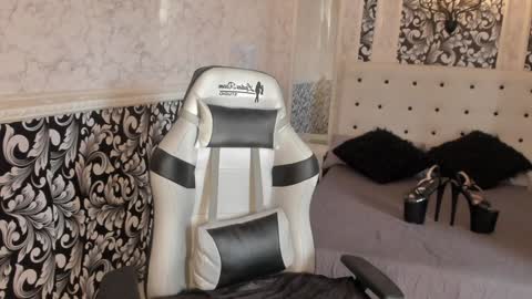 Violet online show from 01-21-25, 08:32