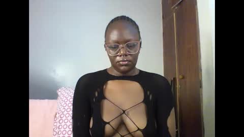 Snapshot of dirty_sweet_2 chatting on 12-14-25, 01:55 ELLE online show from 12-14-25, 01:55