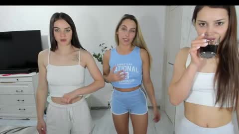 Gyna    Josie    online show from 06-05-26, 01:01
