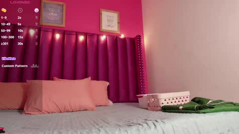 Snapshot of dirtylittleslutt_ chatting on 09-17-25, 03:08 Nemesis online show from 09-17-25, 03:08