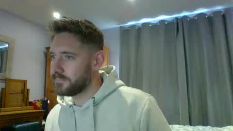 Snapshot of dirtylondon729 chatting on 10-29-25, 11:23 Exhibitionist Ben online show from 10-29-25, 11:23