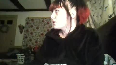 Snapshot of dirtyxhippie21 chatting on 12-16-25, 03:00 Crystal online show from 12-16-25, 03:00