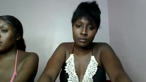 Snapshot of disah_002 chatting on 03-08-25, 02:12 disah_002 online show from 03-08-25, 02:12