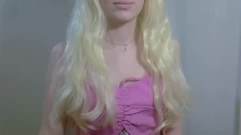 DitaMilton online show from 11-24-25, 08:52