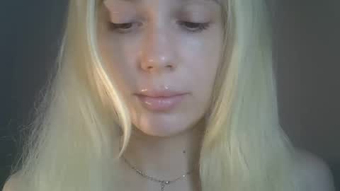 DitaReVirax online show from 05-08-26, 02:00