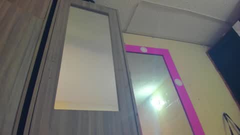 Mia Alejandra online show from 12-21-25, 12:40