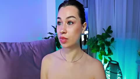 Tia online show from 04-24-26, 09:39