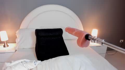 Snapshot of divine_sin chatting on 02-06-25, 10:21 divine_sin online show from 02-06-25, 10:21