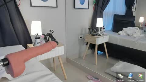 Snapshot of divine_sin chatting on 06-02-26, 07:05 divine_sin online show from 06-02-26, 07:05